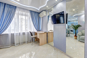 Гостиницы Челябинска с бассейном, "InnHome Apartments Свободы 96" 2-комнатная с бассейном - забронировать номер