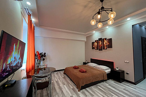 Отели Пятигорска с собственным пляжем, "Red Room Apartment" 1-комнатная с собственным пляжем