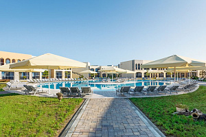 Отели Джемете с бассейном, "Мореа Resort & SPA Hotel" с бассейном - забронировать номер