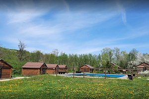 Гостевые дома Гуамки с бассейном, "Ниагара" с бассейном - фото