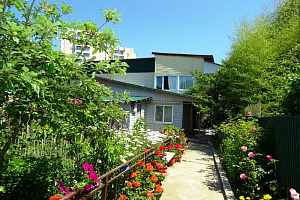 Дома Кудепсты с бассейном, "Гостевой двор Анна" с бассейном - фото
