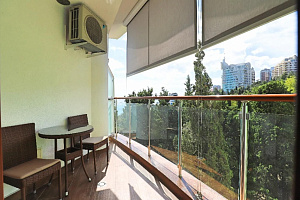Квартиры Ялты с балконом, "Уютная с панорамным видом" 1-комнатная с балконом - цены