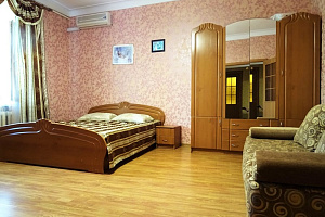 Квартиры Евпатории с видом на море, 1-комнатная Бартенева 12 с видом на море - цены