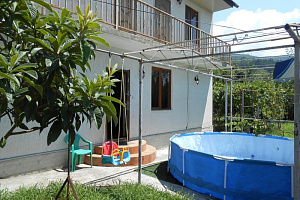 Дома Цандрипша с бассейном, Лакоба 52 с бассейном - фото