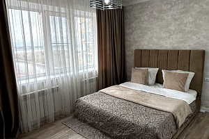 Квартиры Астрахани на набережной, "С вина Волгу" 1-комнатная на набережной - фото