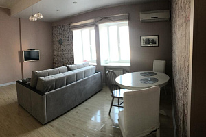 Гостиницы Владивостока рядом с пляжем, 3х-комнатная Светланская 4 рядом с пляжем