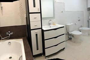 Гостиницы Владивостока с бассейном с морской водой, 3х-комнатная Светланская 4 с бассейном с морской водой - раннее бронирование