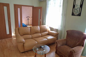Снять квартиру в Севастополе в сентябре, 2х-комнатная Большая Морская 52