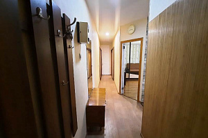 Квартиры Крым в центре, 3х-комнатная Нахимова 3 в центре - цены