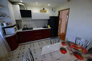 Квартиры Судака с кухней, 2х-комнатная Айвазовского 25 с кухней - снять