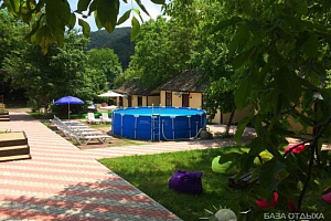 Базы отдыха Архипо-Осиповки с бассейном, "Сосновый бор" с бассейном - фото