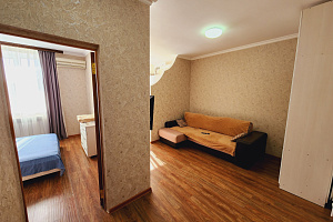 Отели Пятигорска в центре, 2х-комнатная Надречный 6 в центре