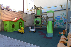 Гостевые дома Джемете с детской площадкой, "Виктория" с детской площадкой - раннее бронирование
