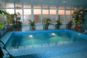 Гостиницы Батайска с бассейном, "Family House" с бассейном - раннее бронирование