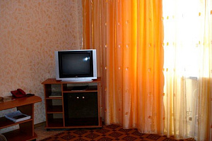 Квартиры Орска 2-комнатные, "Салют" апарт-отель 2х-комнатная - раннее бронирование