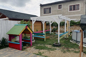 Дома Крыма с размещением с животными, 2х-комнатный Цветочная 263 с размещением с животными - снять