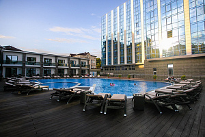 Отели Джемете с подогреваемым бассейном, "Grand Sapphire Hotel" с подогреваемым бассейном