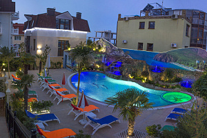 Отели Алушты с подогреваемым бассейном, "Villa Valentina" с подогреваемым бассейном