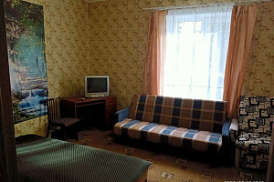 Гостиница в , 1-комнатная Ломоносова 3 - фото