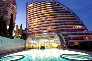 Отдых в Ялте с подогреваемым бассейном, 1-комнатные в отеле "Респект Холл Резорт & СПА" с подогреваемым бассейном - цены