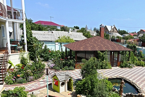 Гостевые дома Приморского с бассейном, "На Морозова" с бассейном - раннее бронирование