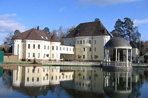 Гостиницы Королёва с бассейном, "Дворянское гнездо" с бассейном - фото