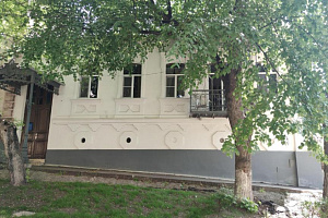 Гостевые дома Пятигорска у парка, "Три Нарзана" у парка