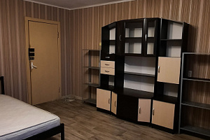 Комната в , "25 кв м" комната в 3х-комнатной квартире Художников 9к2