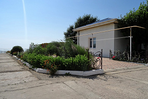 Дома Крыма на первой береговой линии, "Веста" на первой береговой линии - фото