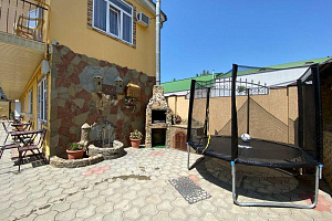 Гостевые дома Джемете с детской площадкой, "Морской Берег" с детской площадкой - забронировать номер