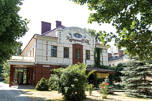 Гостиницы Пскова с парковкой, "Каркушин Дом" с парковкой - фото