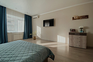 Гостиницы Астрахани с собственным пляжем, 1-комнатная Островского 22 с собственным пляжем