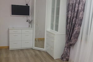 Квартиры Крым на неделю, 2х-комнатная Ульяновых 4 на неделю - цены