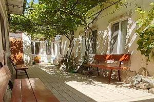 Снять квартиру в Евпатории посуточно в сентябре, "Уютный дворик" - фото