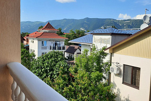 Гостевые дома Геленджика с балконом, "Золотой Песок" с балконом