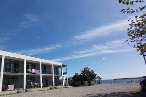 Отели Лдзаа у моря, "Три Тополя" гостевой комплекс у моря - цены