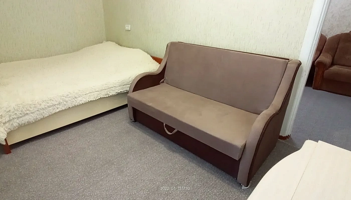 &quot;Уютная и благоустроенна в центре&quot; 2х-комнатная квартира в Белогорск - фото 1