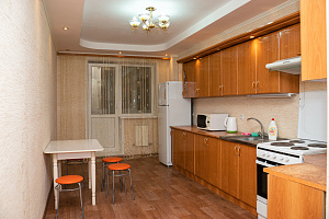 Гостиницы Ульяновска с бассейном, 2х-комнатная Кирова 6 с бассейном