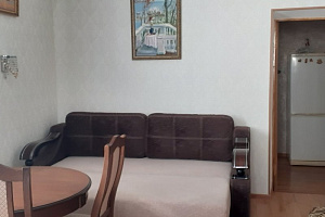 Квартиры Крым на неделю, 2х-комнатная Нахимова 13 на неделю - раннее бронирование