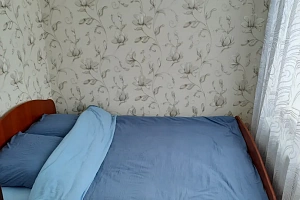 Комната в , "Уютная в спальном районе" 3х-комнатная - фото