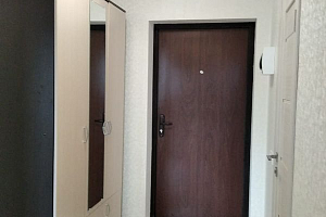 Гостиницы Ольгинки с подогреваемым бассейном, 2х-комнатная Морская 3/а с подогреваемым бассейном - цены