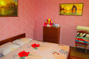Квартиры Севастополя у моря, 2х-комнатная 6-я Бастионная 29 у моря - цены
