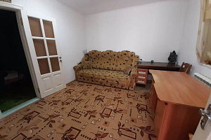 Дома Крыма с баней, 2х-комнатный Каштановая 25 с баней - снять