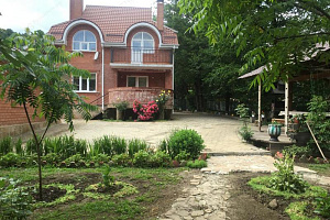 Дома Гузерипля с бассейном, "Ручей" с бассейном