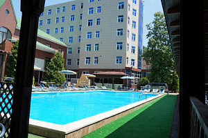 Гостиницы Ольгинки с подогреваемым бассейном, "Кипарис" с подогреваемым бассейном - забронировать номер