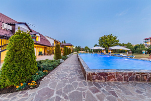 Базы отдыха Витязево с бассейном, "Тюльпан" с бассейном - фото