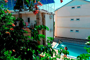 Отели Рыбачьего с бассейном, "Эфсане" с бассейном - фото