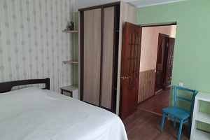 Квартиры Ялты на месяц, 2х-комнатная Чехова 27 на месяц - фото
