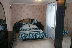 Квартиры Гурзуфа на месяц, 2-комнатная Подвойского 9 на месяц - фото