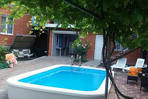 Гостевые дома Голубой Бухты с бассейном, "Ульяна" с бассейном - забронировать номер